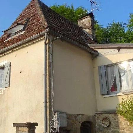 Prázdninový dům Maison De Charme A Avec Cheminee Et Jardin. Teyssieu