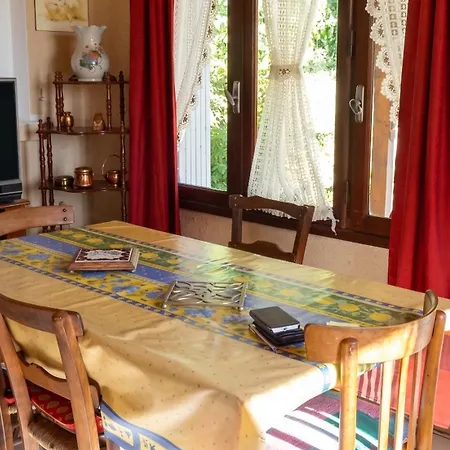 Prázdninový dům Maison De Charme A Avec Cheminee Et Jardin.